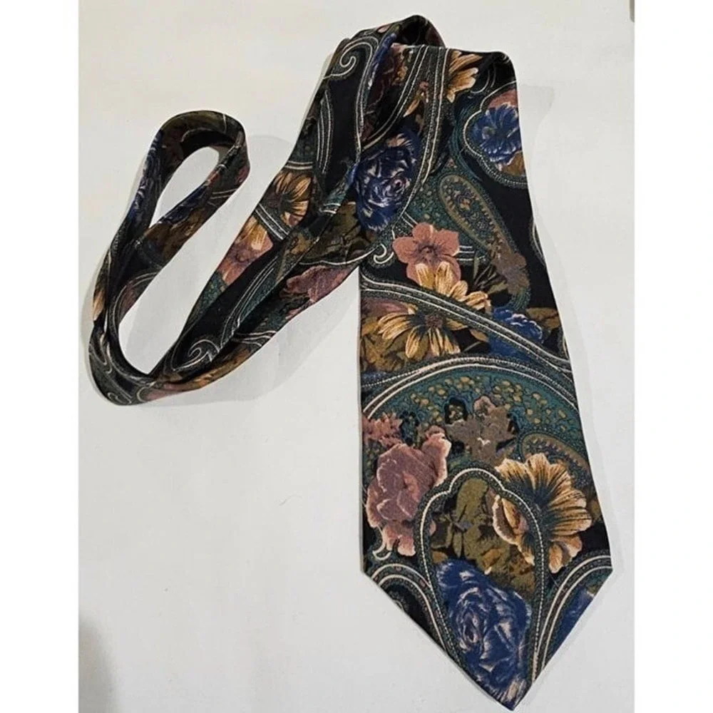 Van Huesen 417 Silk Ties - Lot of 3, Men's Neckties, Neckties